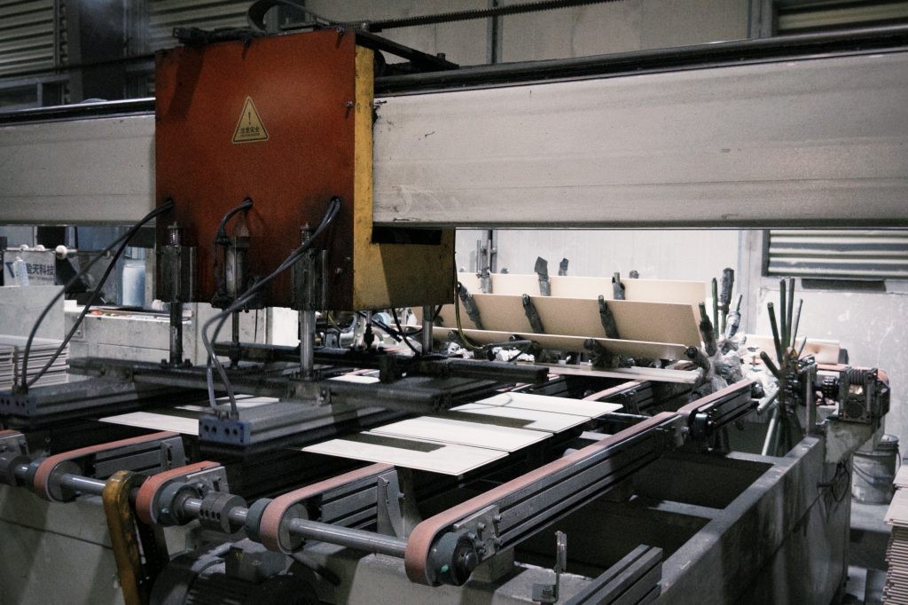 Flooring production equipment in the factory
